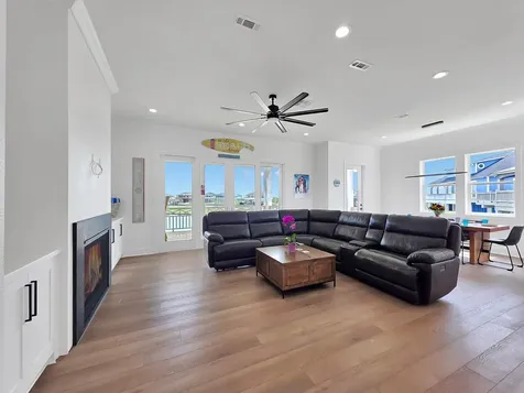 1060 Waterways Drive Crystal Beach TX 77650