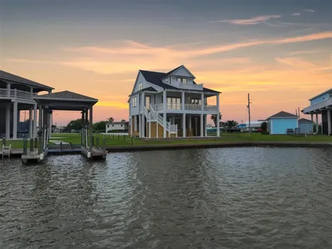 1060 Waterways Drive Crystal Beach TX 77650