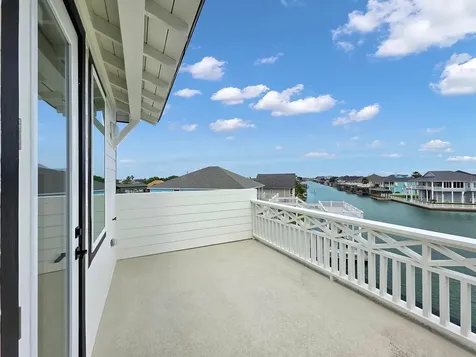 1060 Waterways Drive Crystal Beach TX 77650