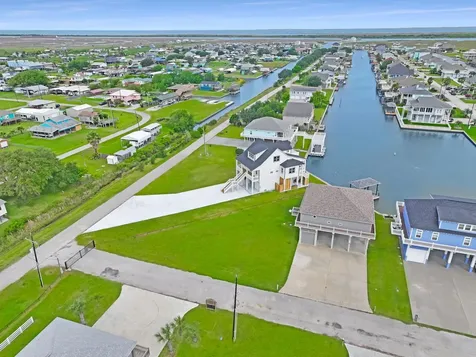 1060 Waterways Drive Crystal Beach TX 77650
