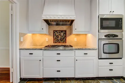 1016 Applewood Drive Friendswood TX 77546