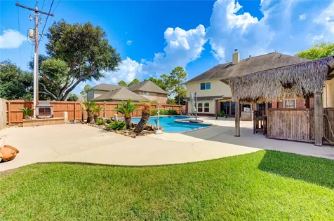 1016 Applewood Drive Friendswood TX 77546