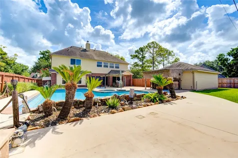 1016 Applewood Drive Friendswood TX 77546
