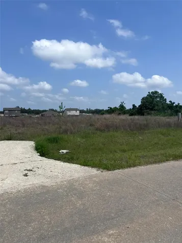 2050 Road 5702 Cleveland TX 77327