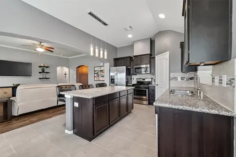 11 Coconut Palms Court Manvel TX 77578