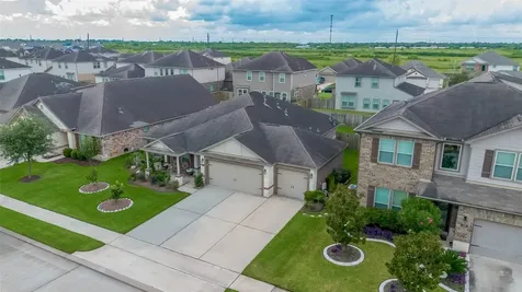 11 Coconut Palms Court Manvel TX 77578