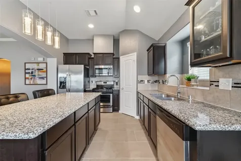 11 Coconut Palms Court Manvel TX 77578