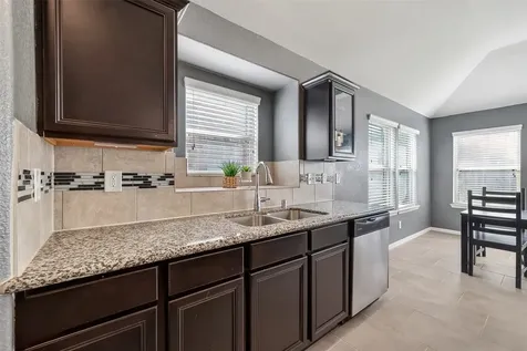11 Coconut Palms Court Manvel TX 77578