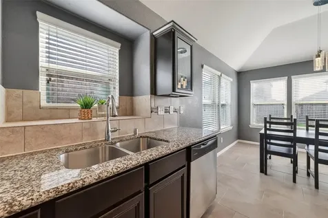 11 Coconut Palms Court Manvel TX 77578