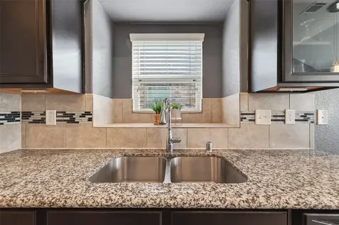 11 Coconut Palms Court Manvel TX 77578