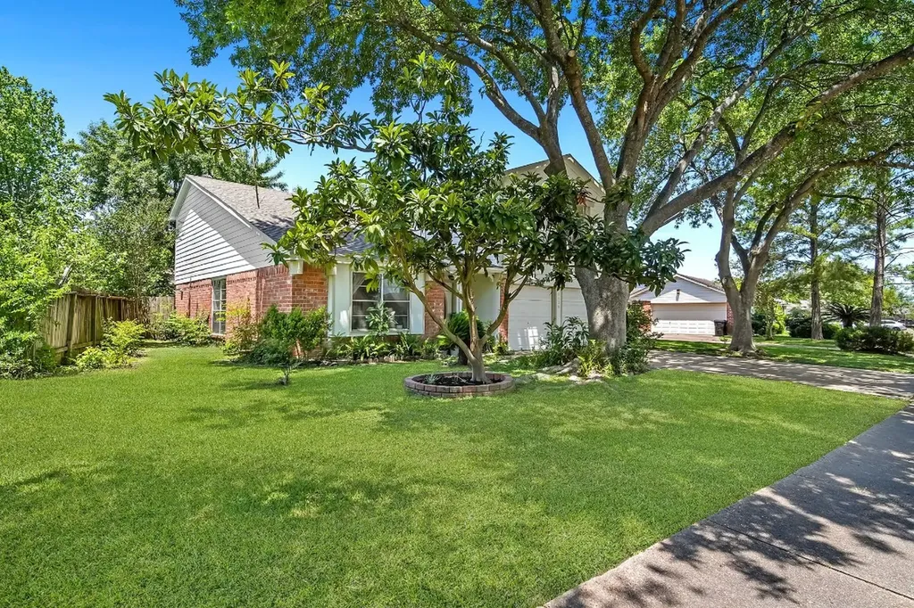 3626 Fiddlers Green Drive Houston TX 77082