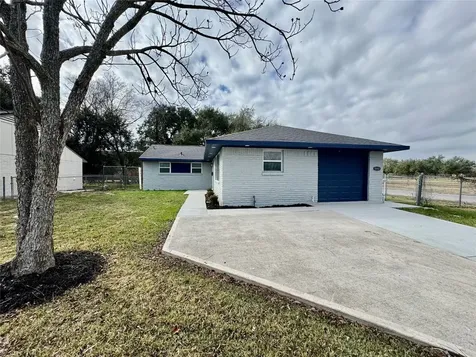 5502 Elm Tree Drive Houston TX 77048