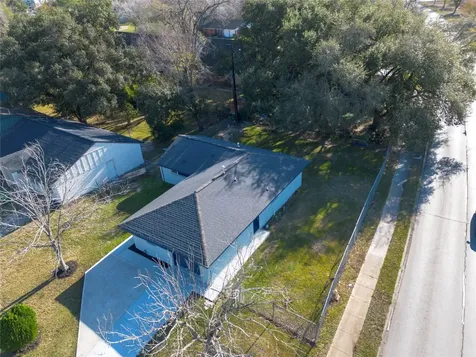 5502 Elm Tree Drive Houston TX 77048