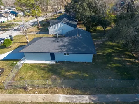 5502 Elm Tree Drive Houston TX 77048