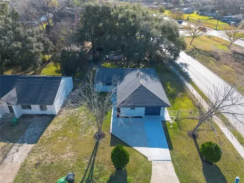 5502 Elm Tree Drive Houston TX 77048