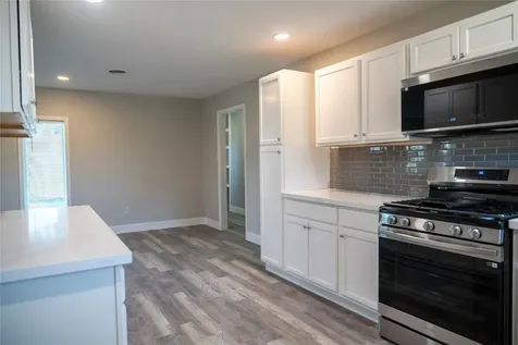 5502 Elm Tree Drive Houston TX 77048