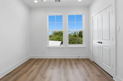 2806 Versailles Oak Lane Houston TX 77092