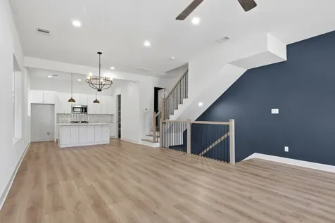 2806 Versailles Oak Lane Houston TX 77092