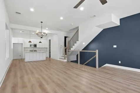 2806 Versailles Oak Lane Houston TX 77092