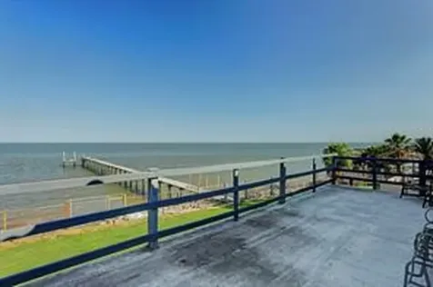 135 1st Street Dickinson TX 77539