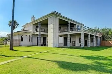 135 1st Street Dickinson TX 77539