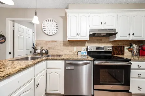 7118 Tonkawa Street Baytown TX 77521