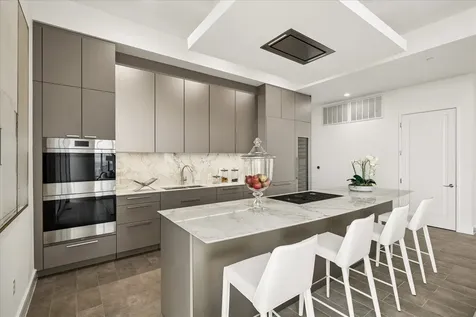 2727 Kirby Drive 11d Houston TX 77098
