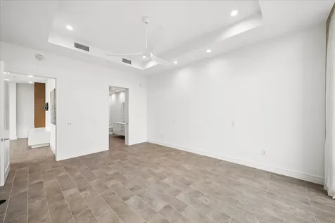 2727 Kirby Drive 11d Houston TX 77098