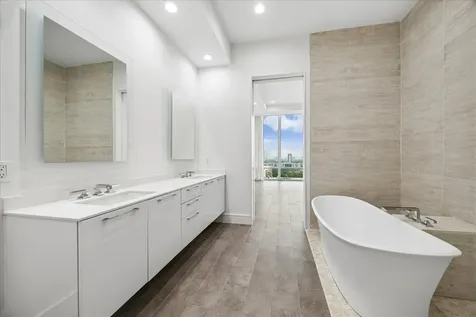 2727 Kirby Drive 11d Houston TX 77098