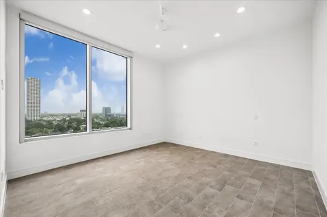 2727 Kirby Drive 11d Houston TX 77098