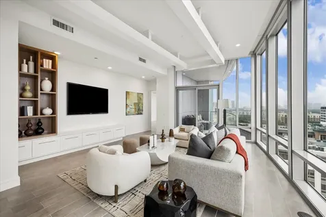 2727 Kirby Drive 11d Houston TX 77098