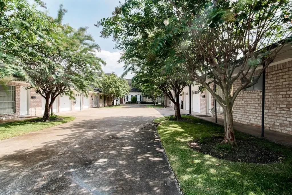 5629 Winsome Lane Houston TX 77057