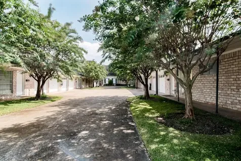 5629 Winsome Lane Houston TX 77057