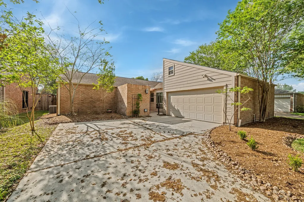 2210 Gray Falls Drive Houston TX 77077