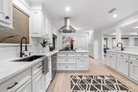 10911 Riverview Drive Houston TX 77042
