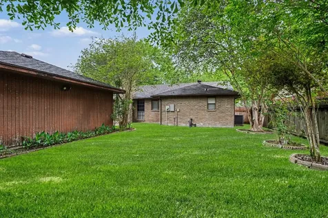 2702 Meandering Trail Houston TX 77339