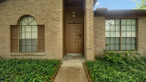 2702 Meandering Trail Houston TX 77339