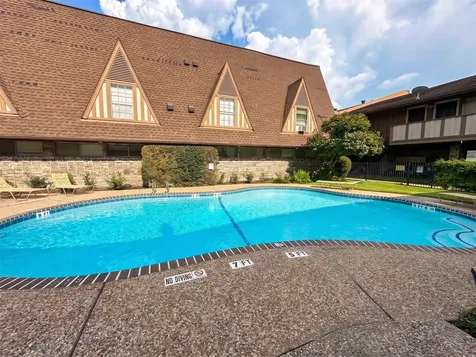 2574 Marilee Lane 23 Houston TX 77057