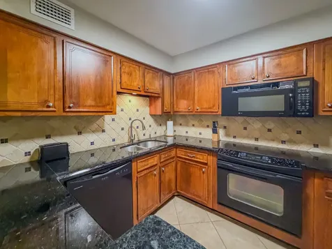2574 Marilee Lane 23 Houston TX 77057