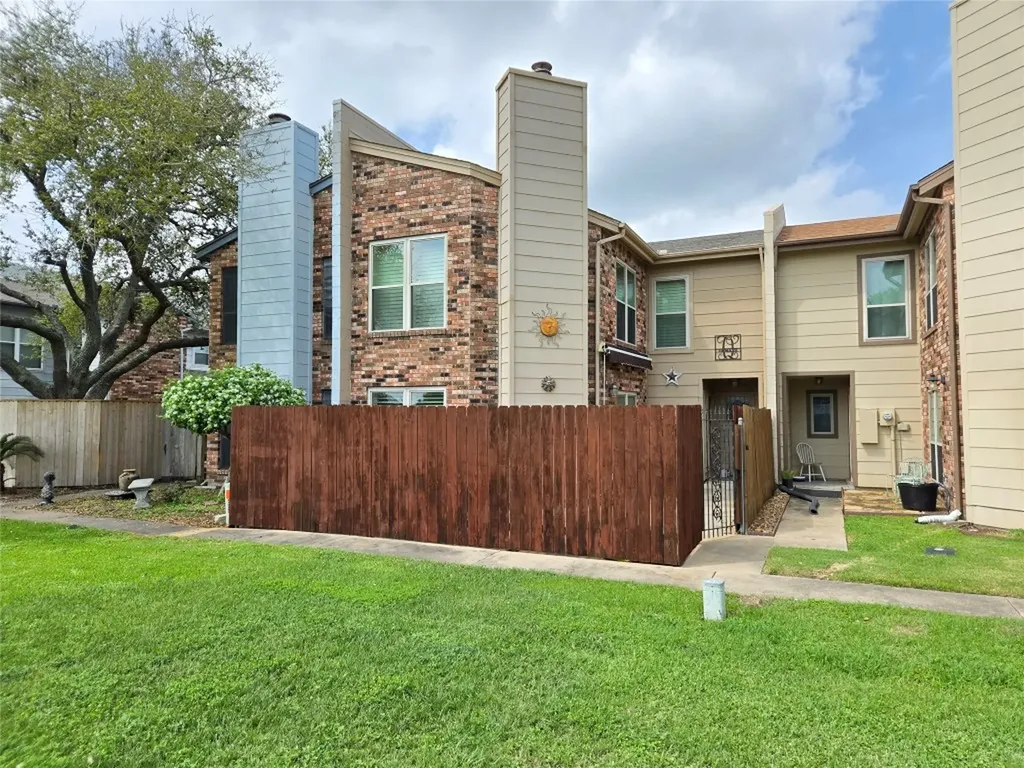 1730 Avenue C F El Campo TX 77437
