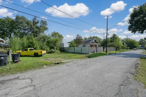 7223 Tilgham Street Houston TX 77020