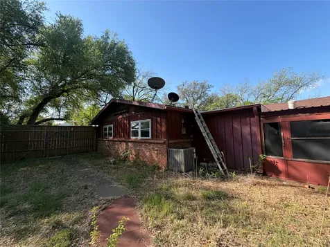 1313 Carolina Street Graham TX 76450