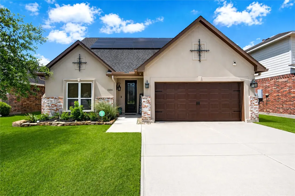 1106 Lasso Court Alvin TX 77511