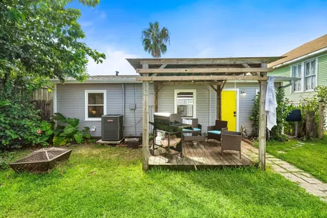 3330 Avenue O 1/2 Galveston TX 77550