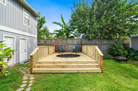 3330 Avenue O 1/2 Galveston TX 77550