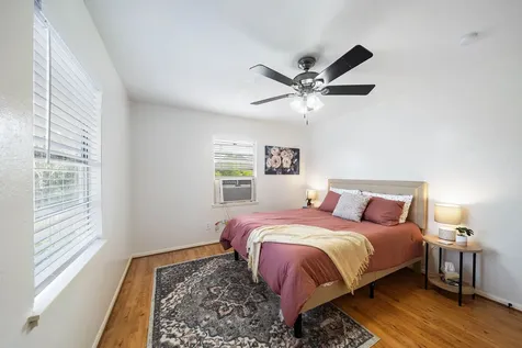 3330 Avenue O 1/2 Galveston TX 77550