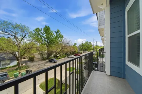 1226 W 21st Street Houston TX 77008