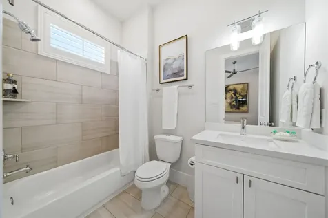 1226 W 21st Street Houston TX 77008