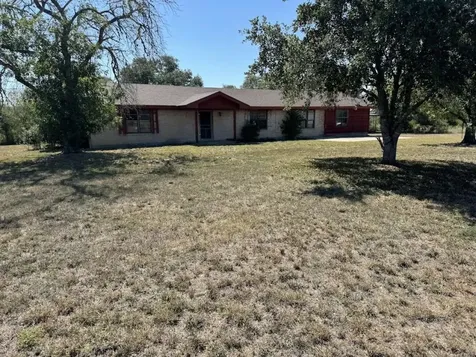 5996 Yucca Trail Beeville TX 78102