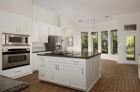 11 Lansdowne The Woodlands TX 77382
